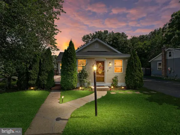 329 3rd Ave, LINDENWOLD, NJ 08021