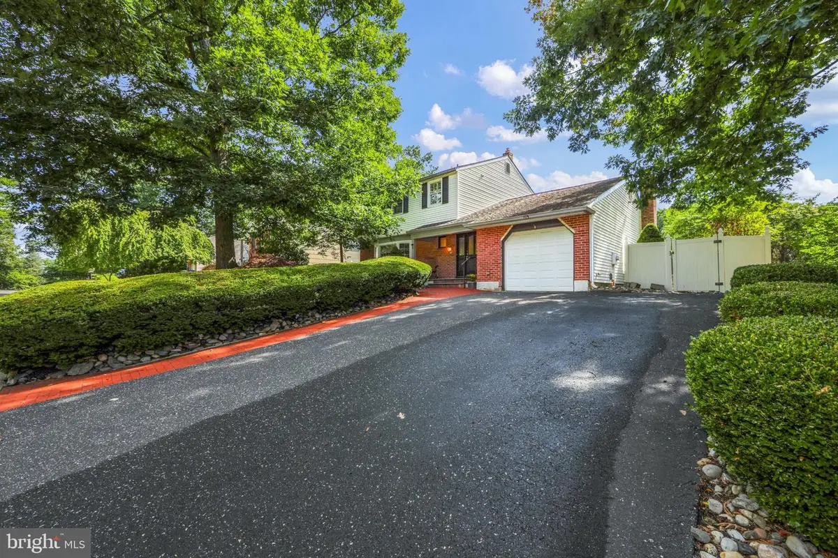 9 Forest Hill Dr, Cherry Hill, NJ 08003 - #1
