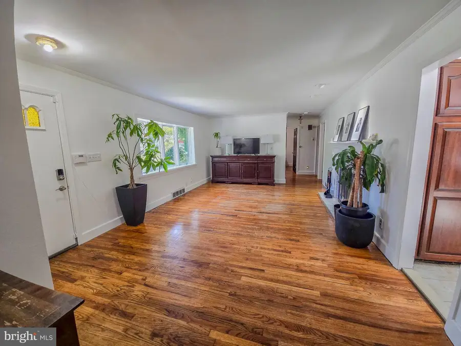 33 Delwood Rd, Cherry Hill, NJ 08002 - #3