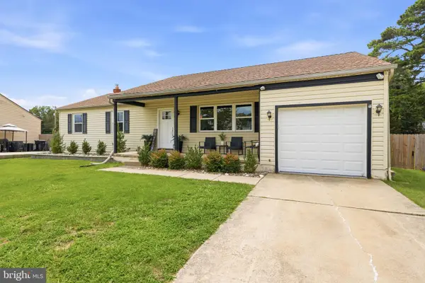 68 Deer Park Cir, BLACKWOOD, NJ 08012