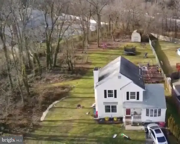 106 E Williams Ave, BARRINGTON, NJ 08007