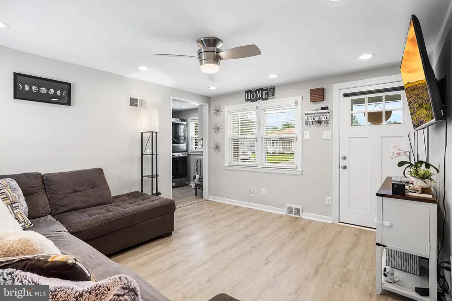 42 Cleveland Ave, Mount Ephraim, NJ 08059 - #3