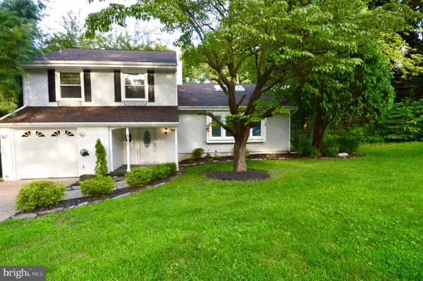 561 Covered Bridge Rd, CHERRY HILL, NJ 08034