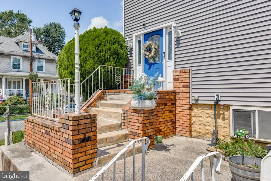 230 Elm Ave, Woodlynne, NJ 08107 - #2