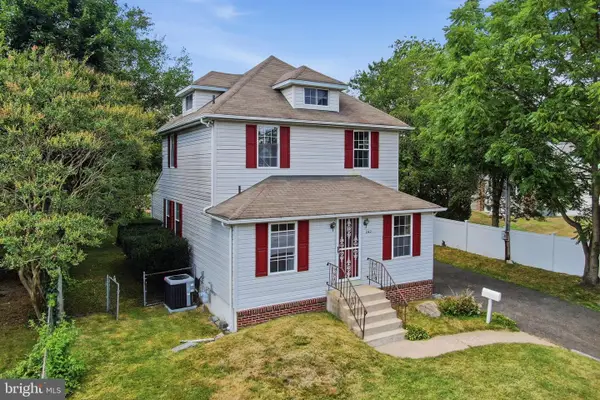 242 Trenton Ave, LAUREL SPRINGS, NJ 08021