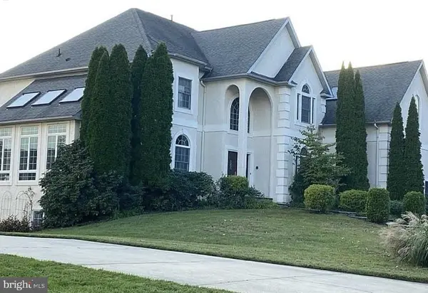 4 Carriage House Ct, CHERRY HILL, NJ 08003