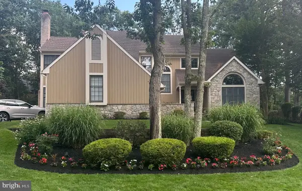 130 Forrest Hills Dr, VOORHEES, NJ 08043