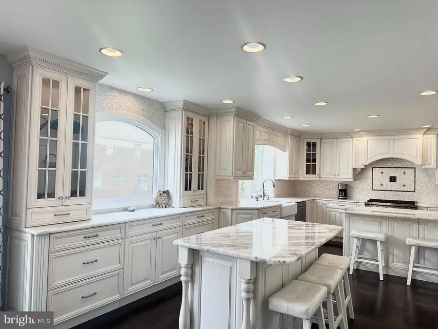 11 Equestrian Ln, Cherry Hill, NJ 08003 - #2