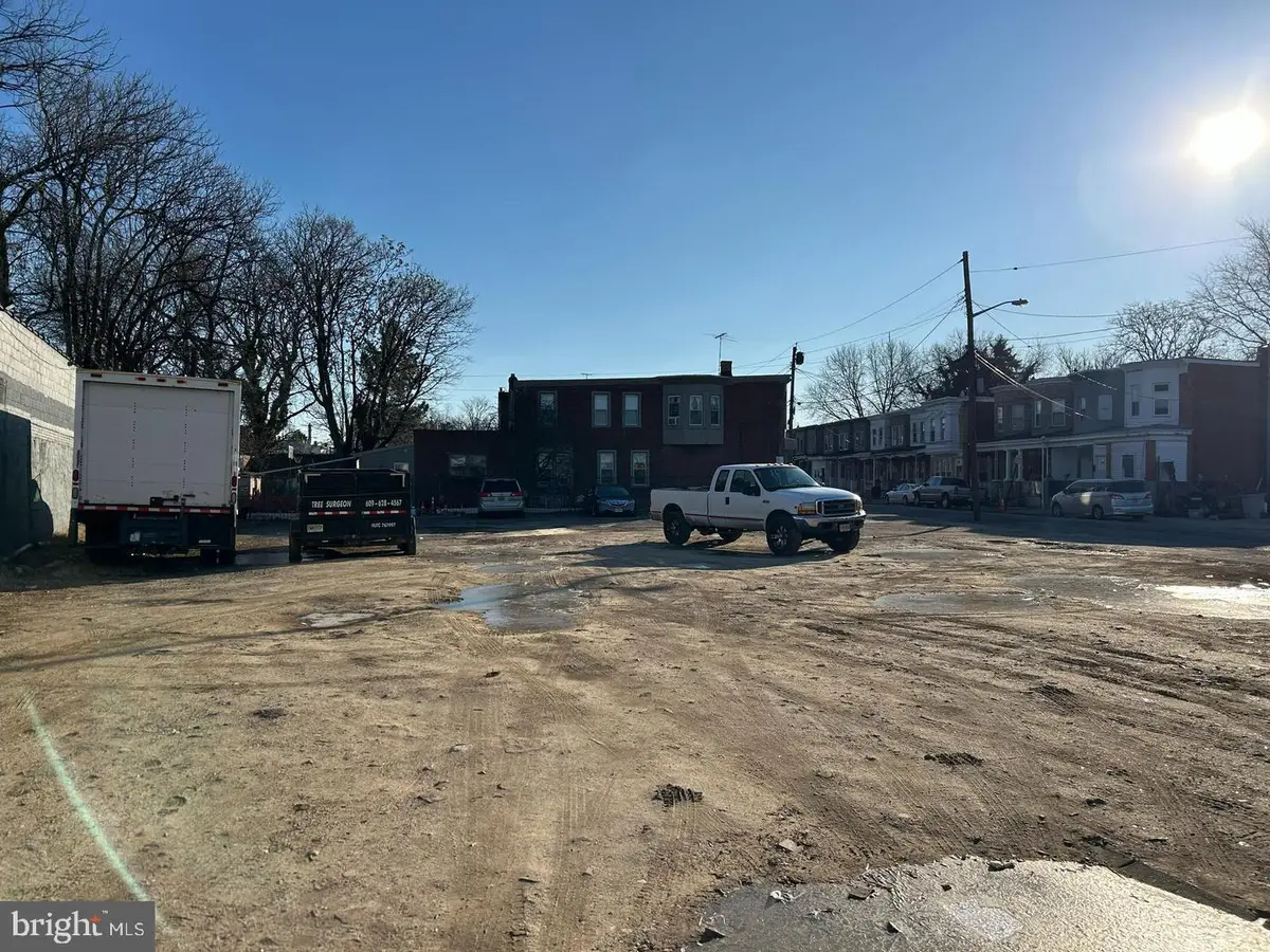 1672 Mount Ephraim Ave, Camden, NJ 08104 - #1
