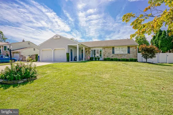 3 Pebble Ln, CHERRY HILL, NJ 08002