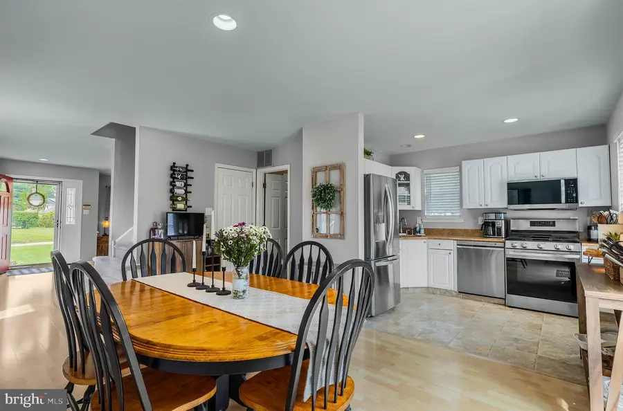 146 Pine Ave, West Berlin, NJ 08091 - #2