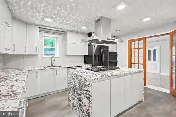 926 Mercer St, CHERRY HILL, NJ 08002