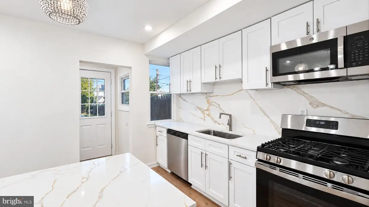 215 Horton Ave, Brooklawn, NJ 08030 - #1