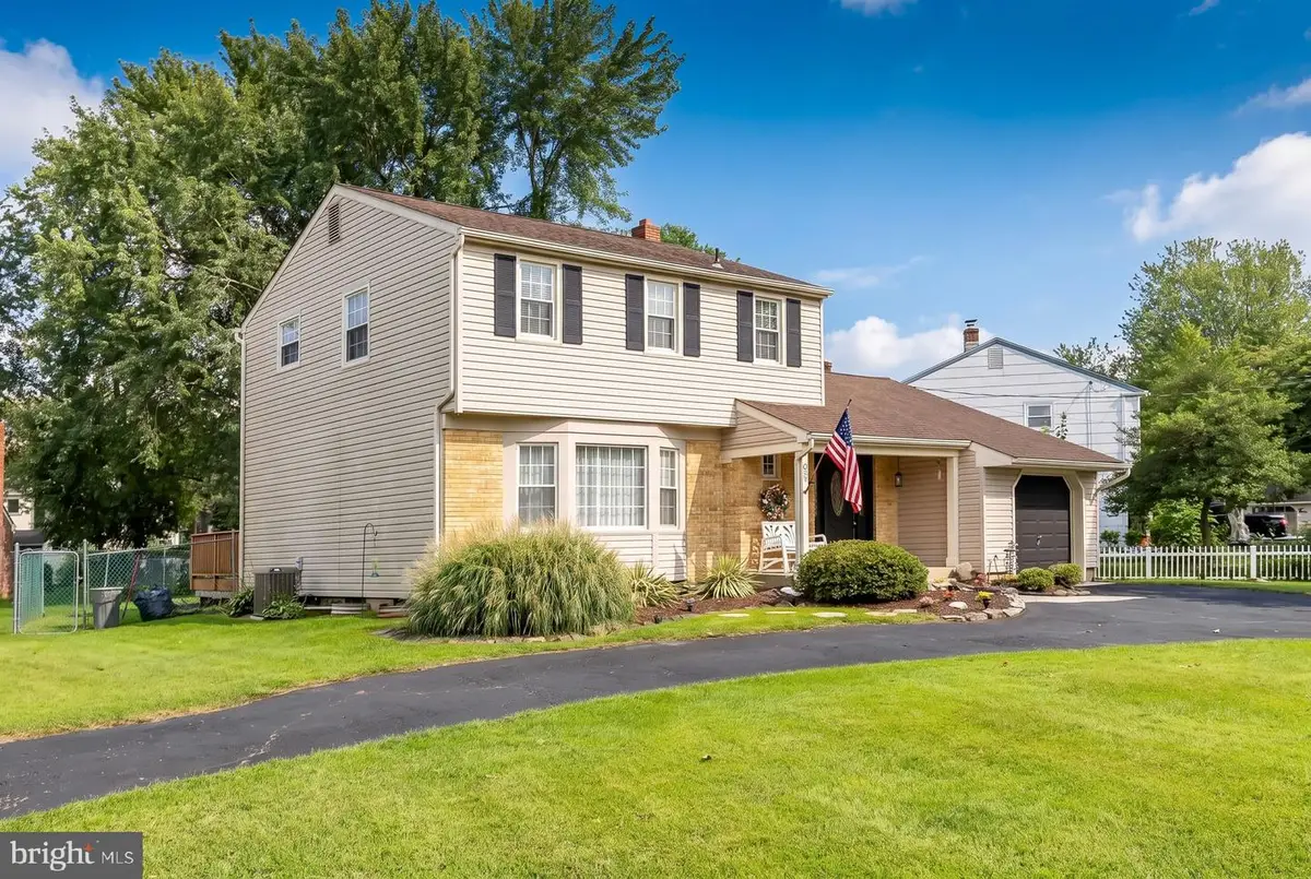 323 Windsor Dr, Cherry Hill, NJ 08002 - #1