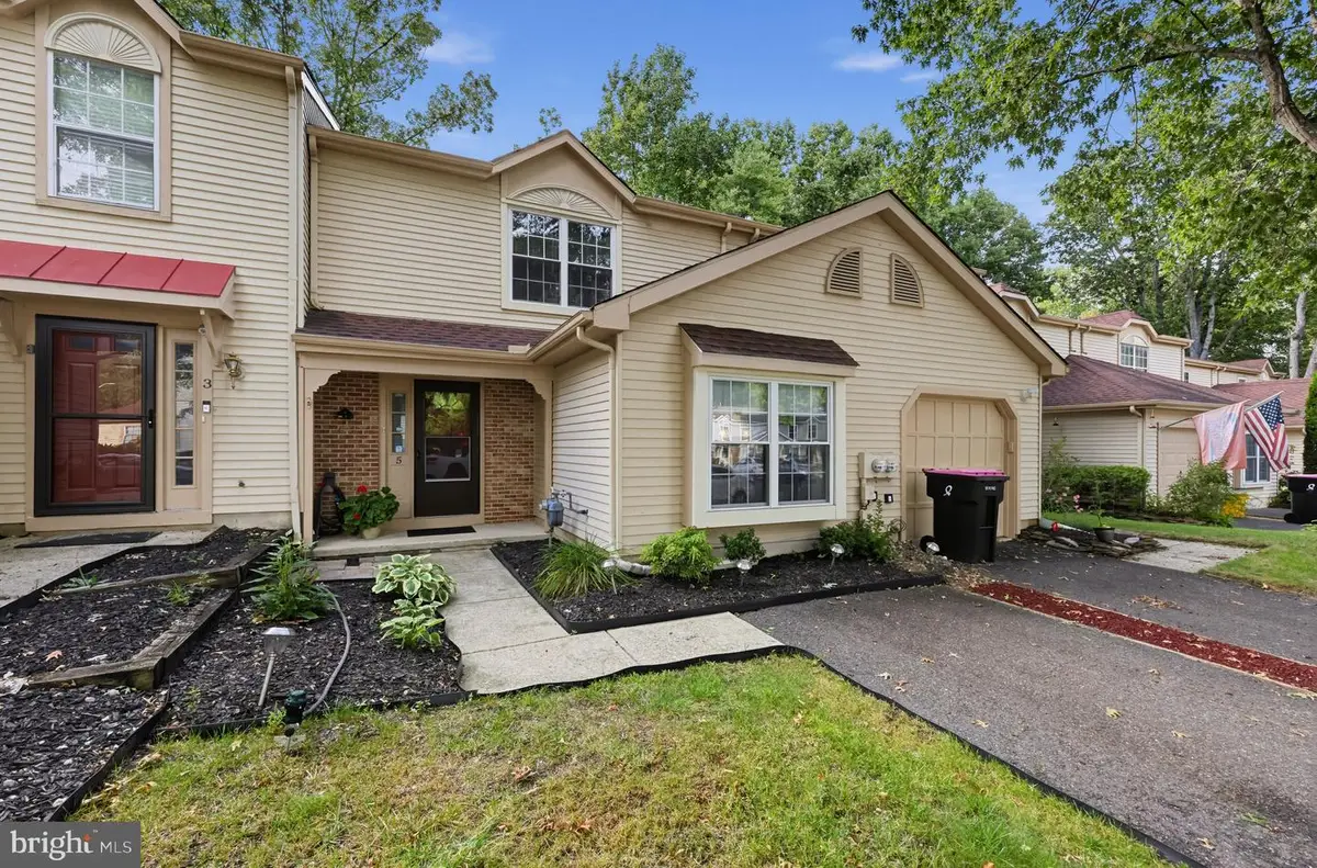 5 Thornhill Ct, Sicklerville, NJ 08081 - #1
