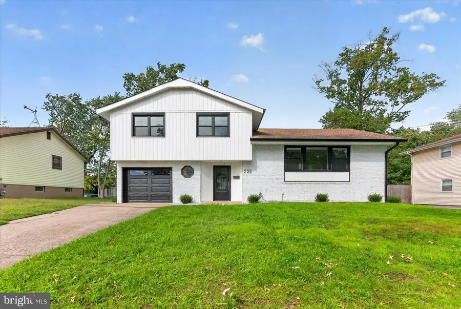 225 Drake Rd, Cherry Hill, NJ 08034 - #3
