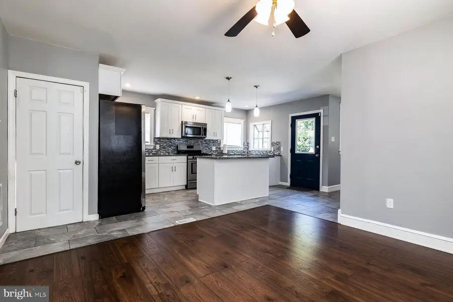 27 Apple Ave, Bellmawr, NJ 08031 - #3