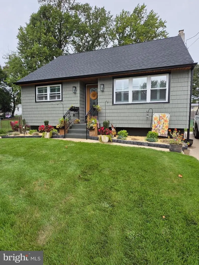 221 Richmond Ave, Blackwood, NJ 08012 - #1