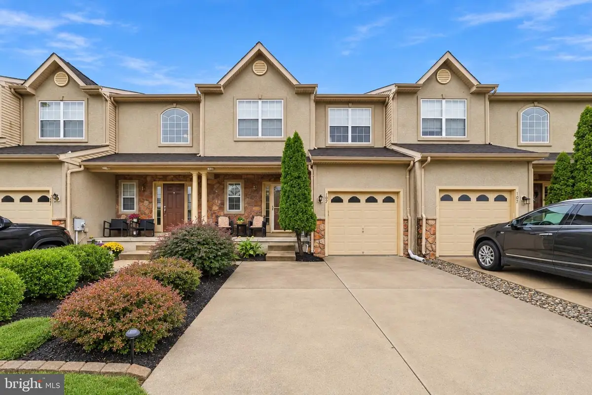 109 Glacier Dr, Berlin, NJ 08009 - #1