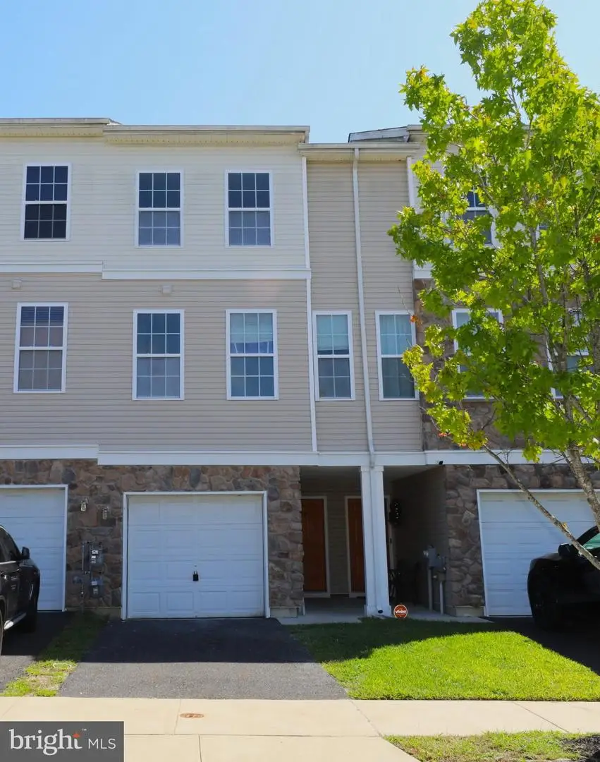 10 Rowand Way E, Clementon, NJ 08021 - #1