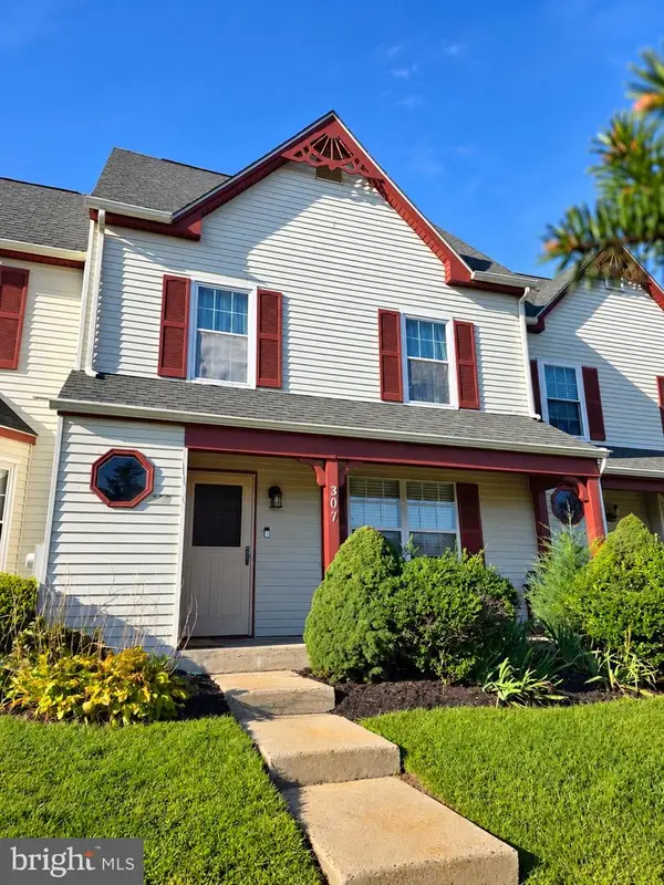 307 Knoll Dr, BLACKWOOD, NJ 08012