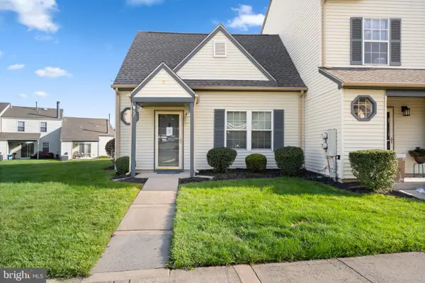 67 Knoll Dr, BLACKWOOD, NJ 08012