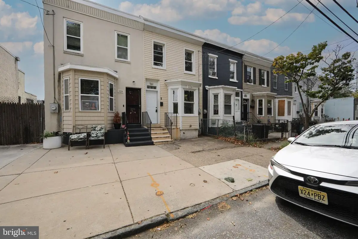 326 Clinton St, Camden, NJ 08103 - #1