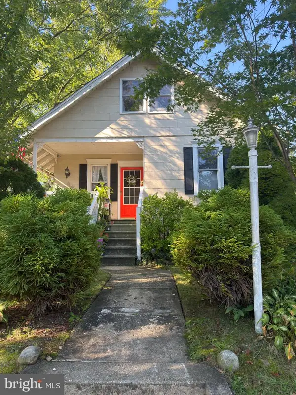 24 Davis Ave, AUDUBON, NJ 08106