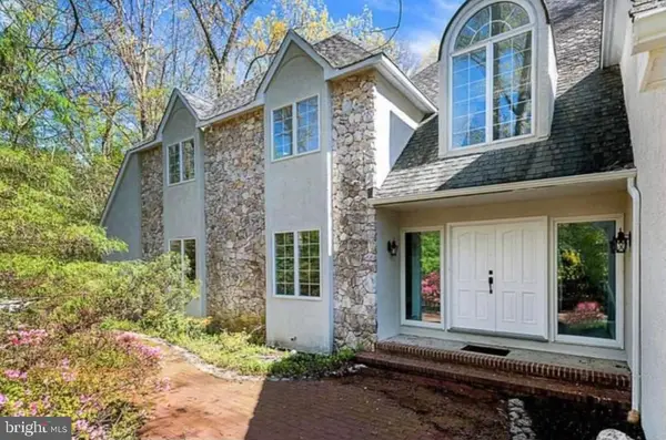 1 Keswick Dr, VOORHEES, NJ 08043