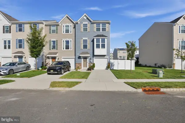 32 Continental Blvd, SICKLERVILLE, NJ 08081
