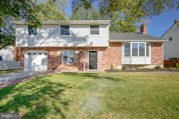 6 Pebble Ln, CHERRY HILL, NJ 08002