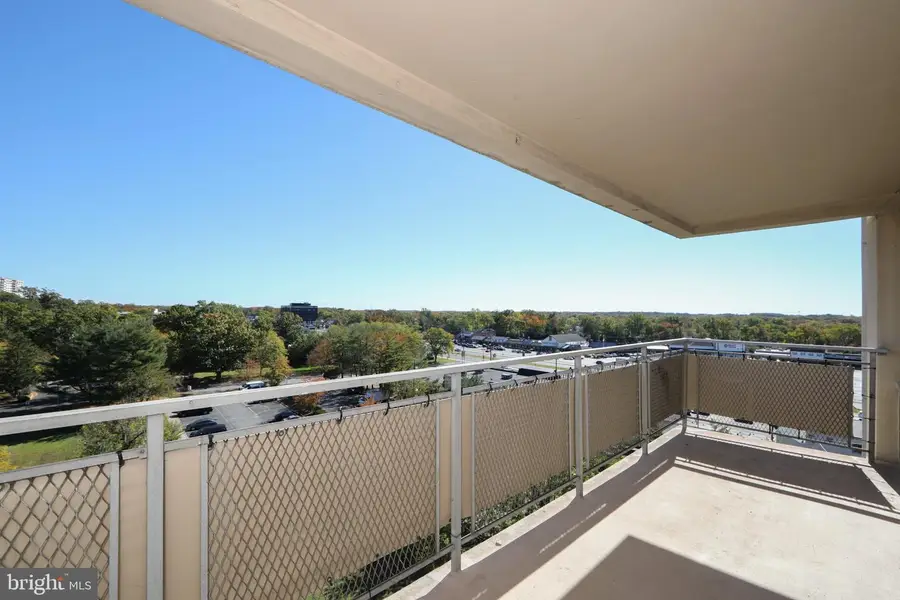 807 Barclay Towers Walk, Cherry Hill, NJ 08034 - #3