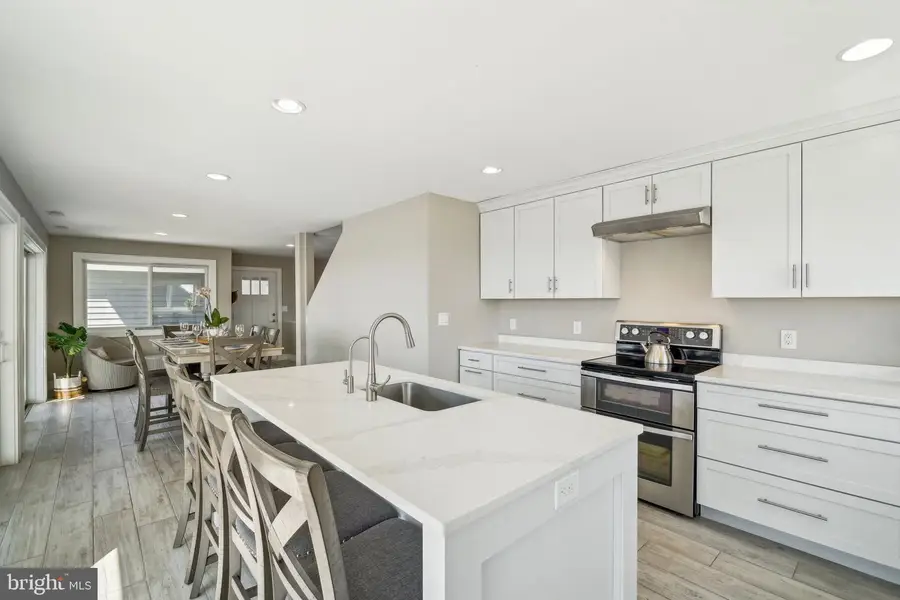 27 S Beach Ave, Cape May Court House, NJ 08210 - #3