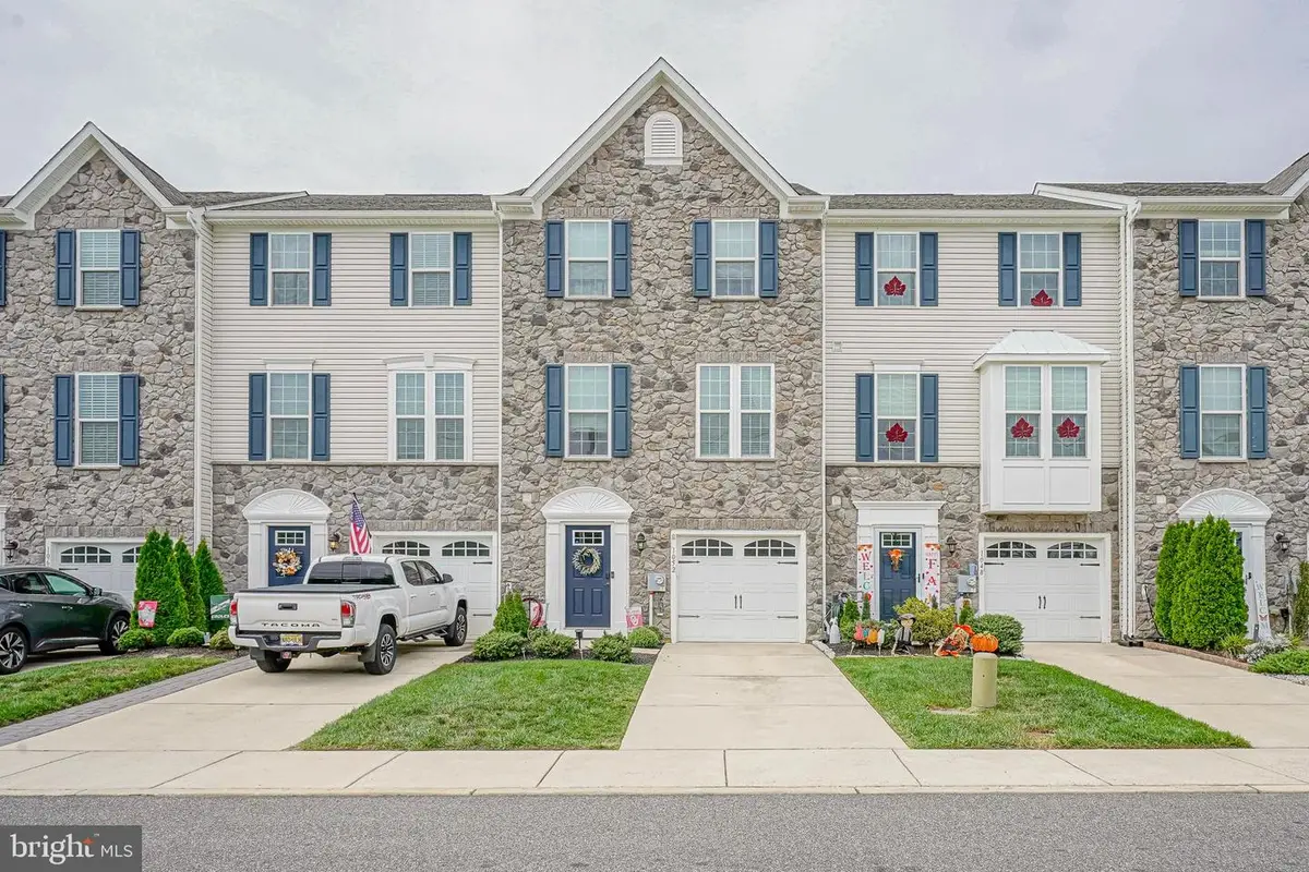 1052 Noble Pl, Sewell, NJ 08080 - Image #1