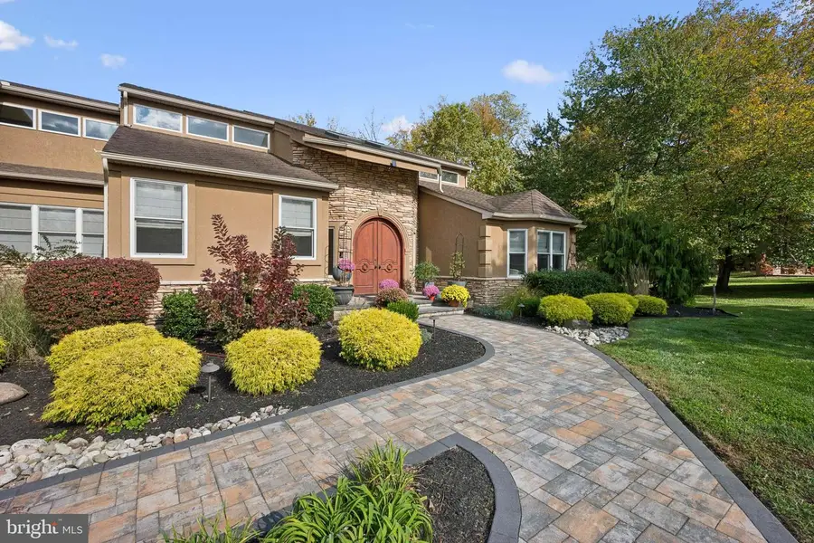 18 Lansbrook Ct, Sewell, NJ 08080 - Image #3