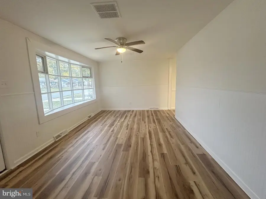 15 Livingstone Rd, Sewell, NJ 08080 - Image #3