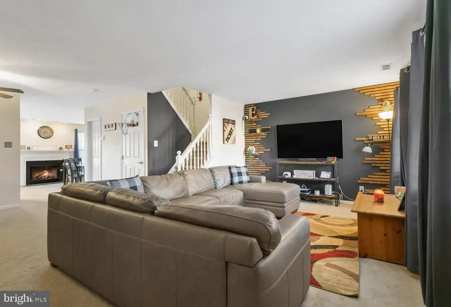 112 Carriage Ln, Swedesboro, NJ 08085 - Image #3