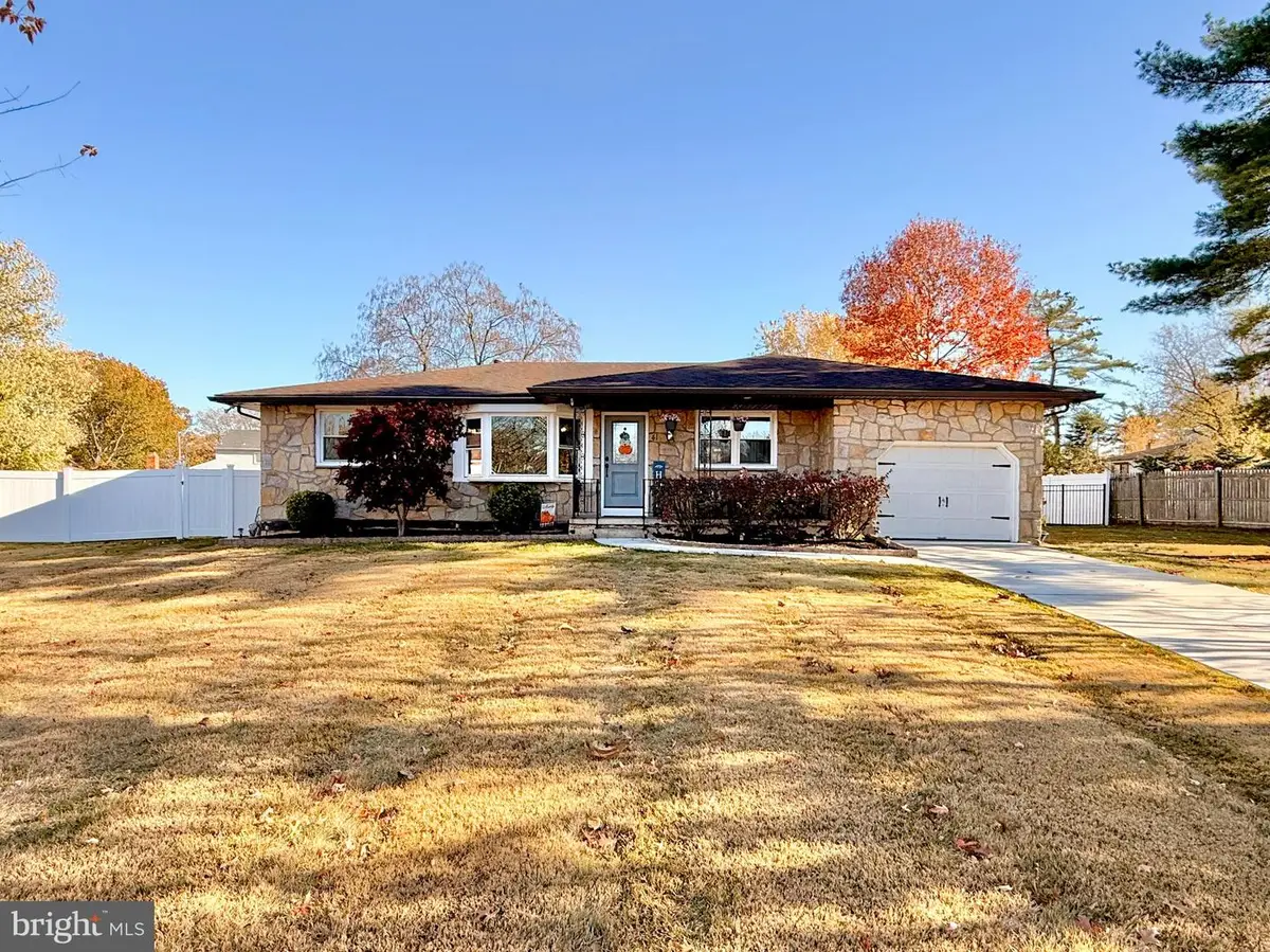 41 Hyannis Ave, Blackwood, NJ 08012 - Image #1