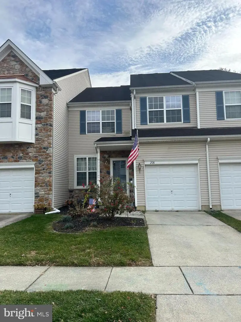 208 Chancellor Dr, Woodbury, NJ 08096 - Image #1