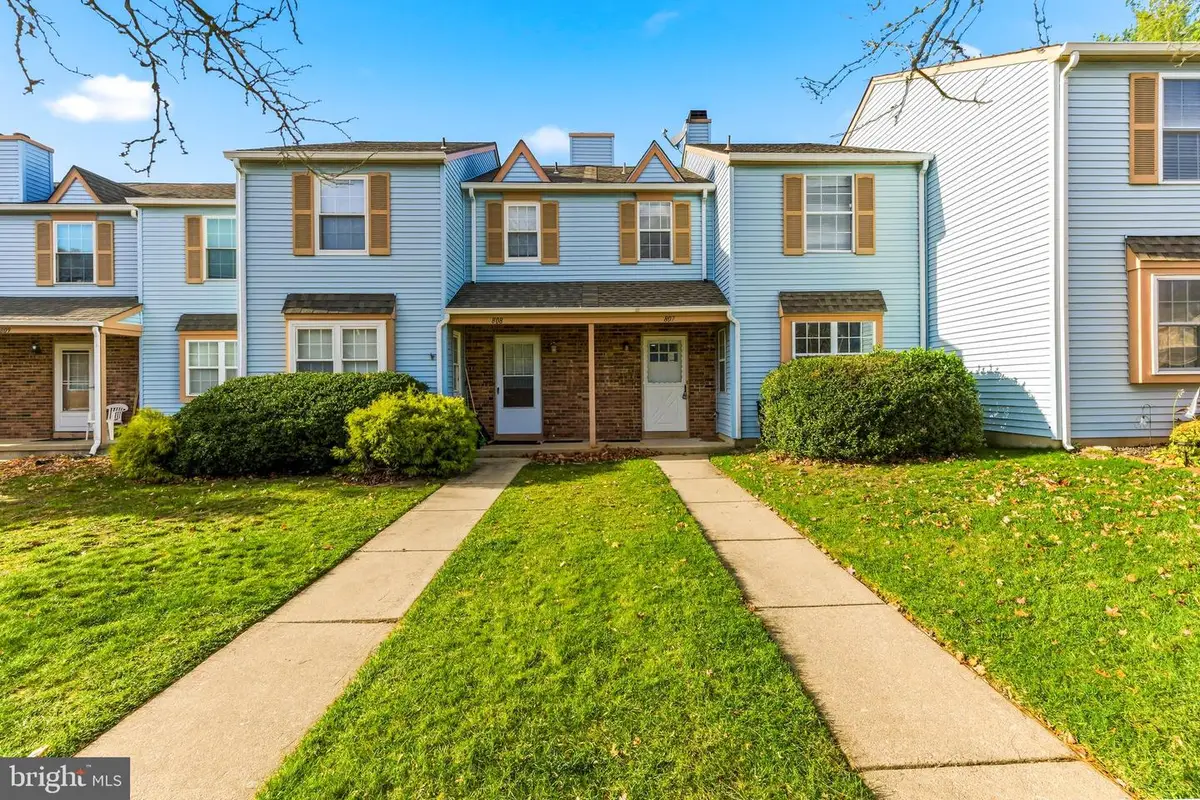 807 Saint Regis Ct, West Deptford, NJ 08051 - Image #1