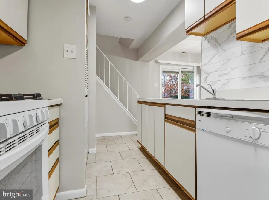 807 Saint Regis Ct, West Deptford, NJ 08051 - Image #3