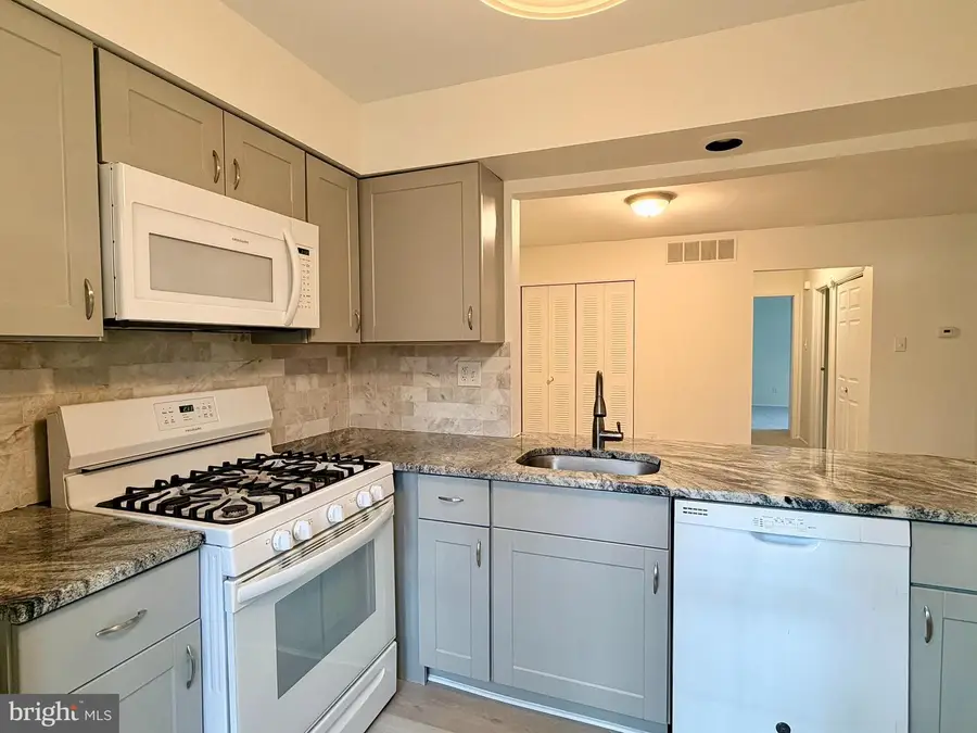 213 Boothby Ct, Sewell, NJ 08080 - Image #3