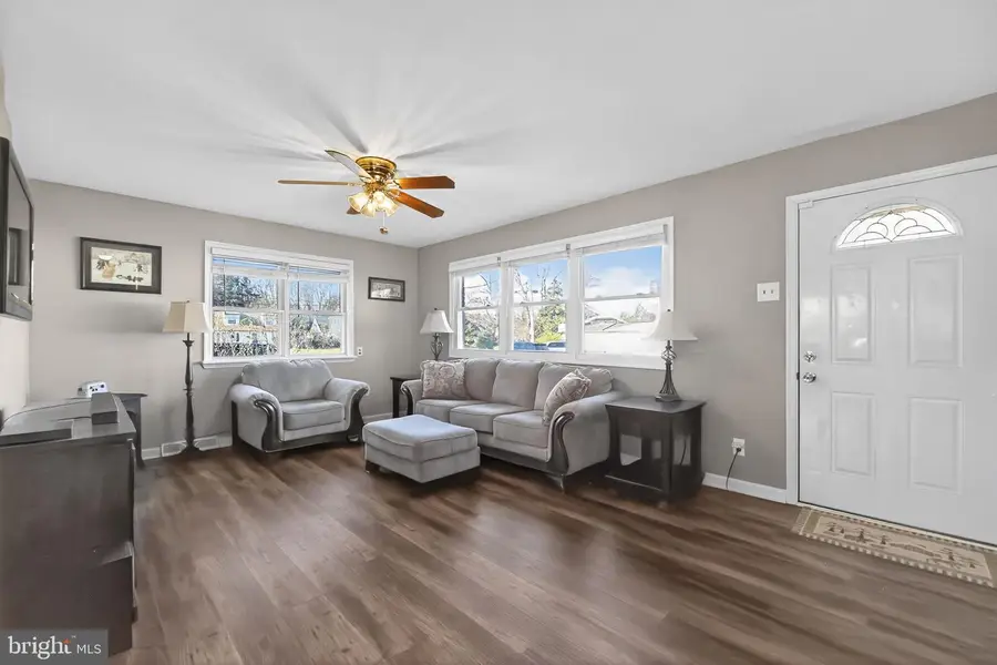 15 Winslow Rd, Sewell, NJ 08080 - Image #2