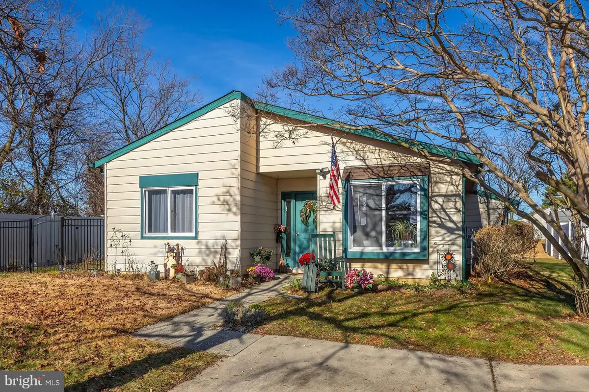 17 Hickory Ln, Swedesboro, NJ 08085 - Image #1