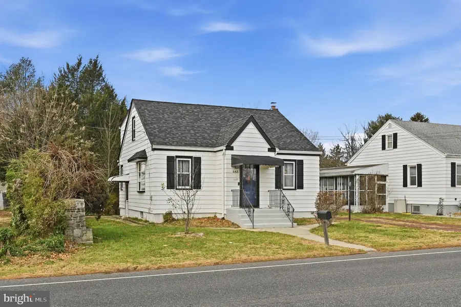 643 Blue Bell Rd, Williamstown, NJ 08094 - Image #2