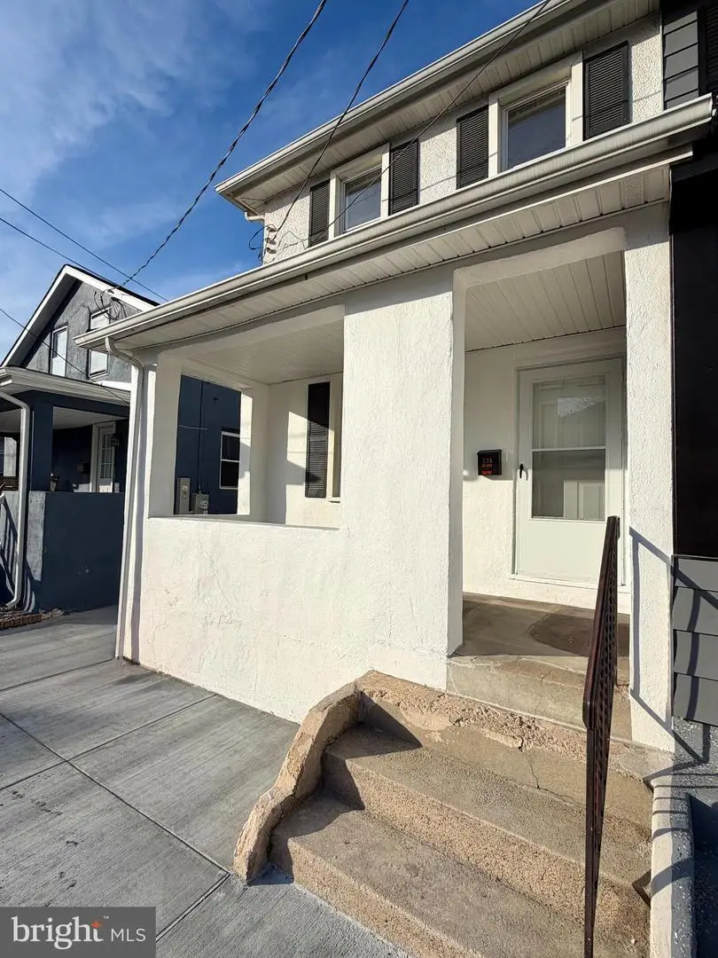 335 W Buck St, Paulsboro, NJ 08066 - Image #2