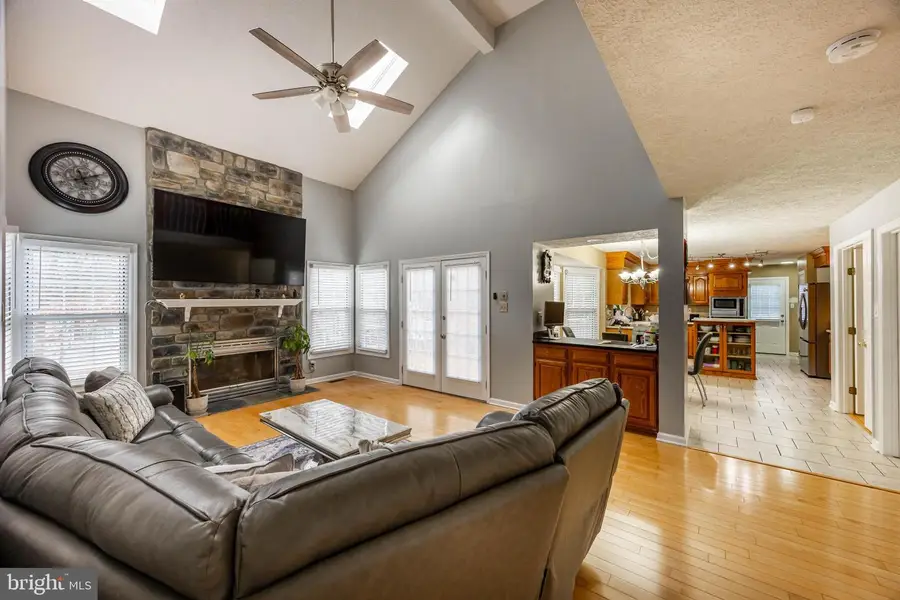 856 Hunters Dr, Woodbury, NJ 08096 - Image #3