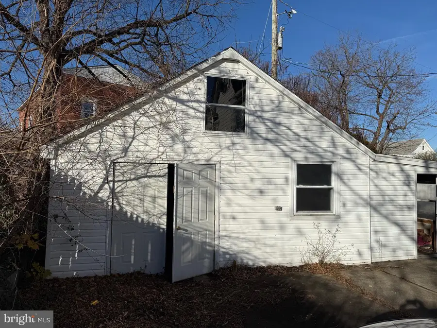 712 Billings Ave, Paulsboro, NJ 08066 - Image #2