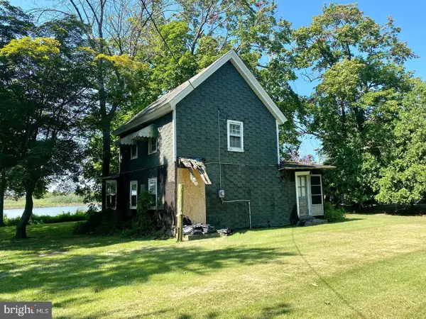 114 Ferry Rd, BRIDGEPORT, NJ 08014
