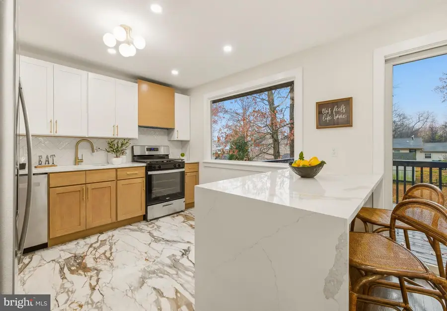 371 Wedgewood Dr, Blackwood, NJ 08012 - Image #2